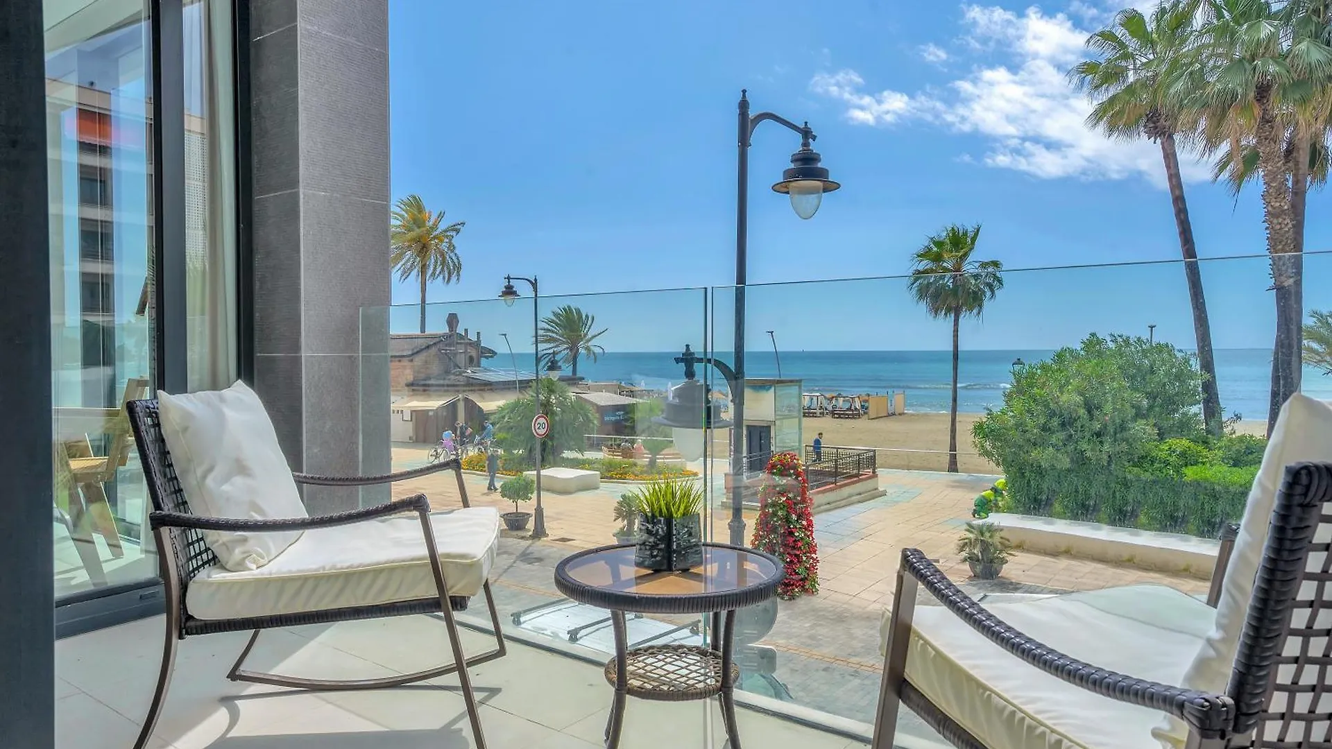 La Viu - Luxury Beachfront Apartment Estepona