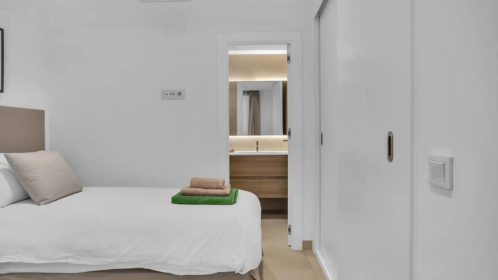 La Viu - Luxury Beachfront Apartment Estepona