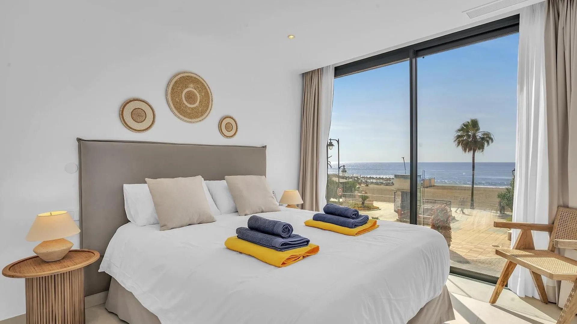 La Viu - Luxury Beachfront Apartment Estepona Espanha