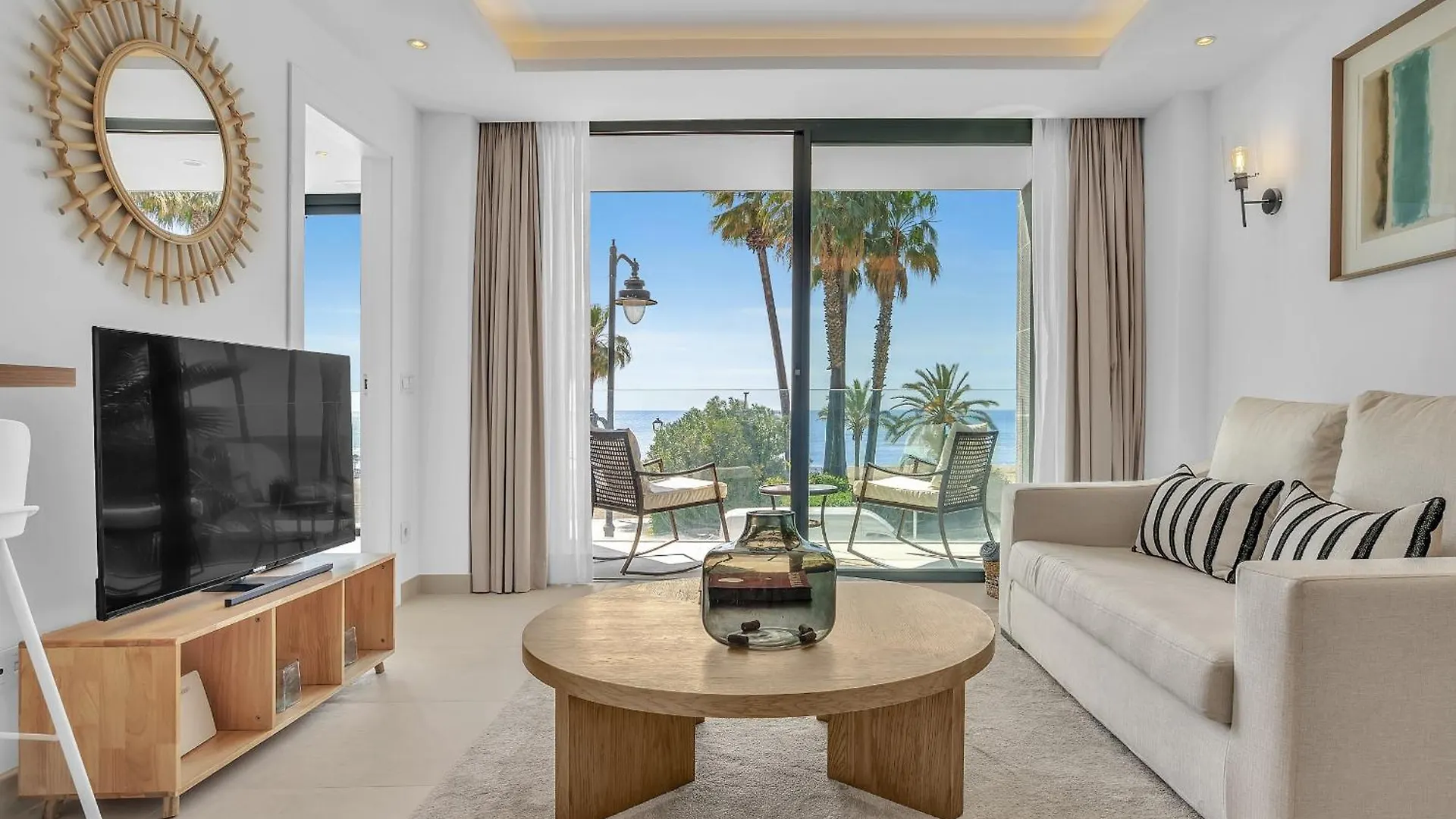 La Viu - Luxury Beachfront Apartment Estepona