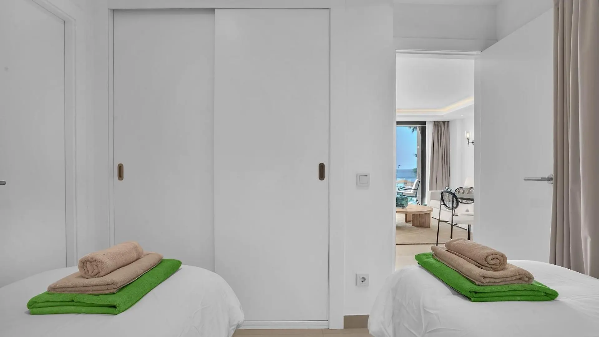 La Viu - Luxury Beachfront Apartment Estepona